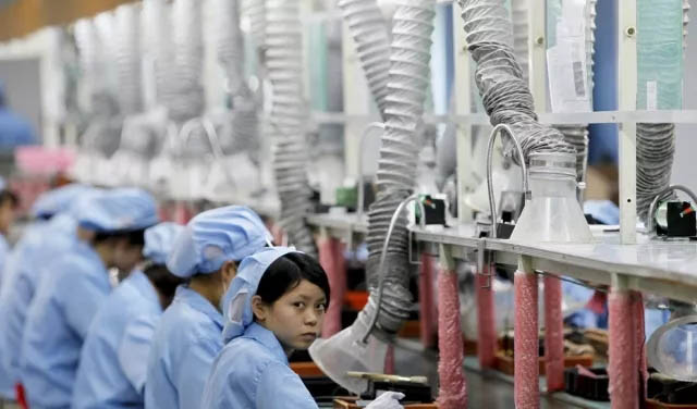 未來幾年，制造業(yè)、服務(wù)業(yè)等勞動密集型產(chǎn)業(yè)的招工將更加困難，勞動力成本也必將日益高漲