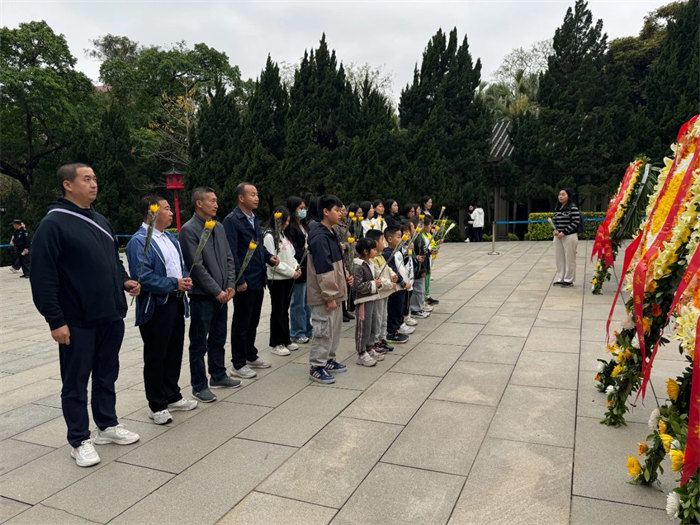 緬懷英烈志，傳承民族魂—黃花崗七十二烈士陵園祭奠活動(dòng)   -3